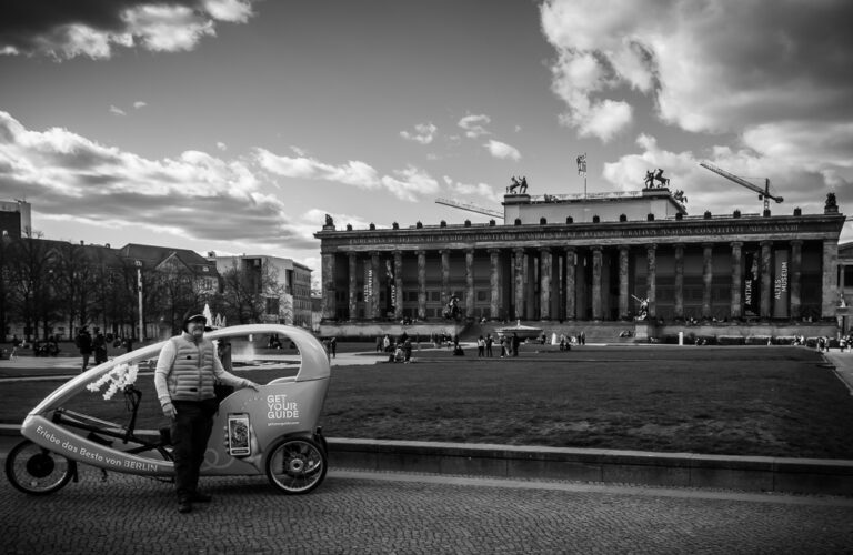 Rikscha im Lustgarten
